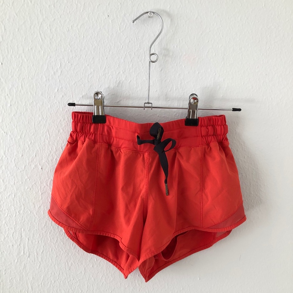 Lululemon Hotty Hot Short Regular 2.5”
